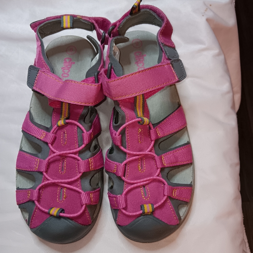 Chic Circo Sporty Pink & Gray Sandals with Adjustable Straps Size 8M EUC
